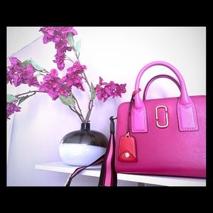 Little Big Shot Leather Tote
MARC JACOBS. -